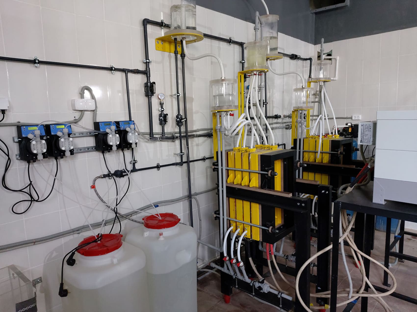 Электролизник водных растворов: всё о профессии